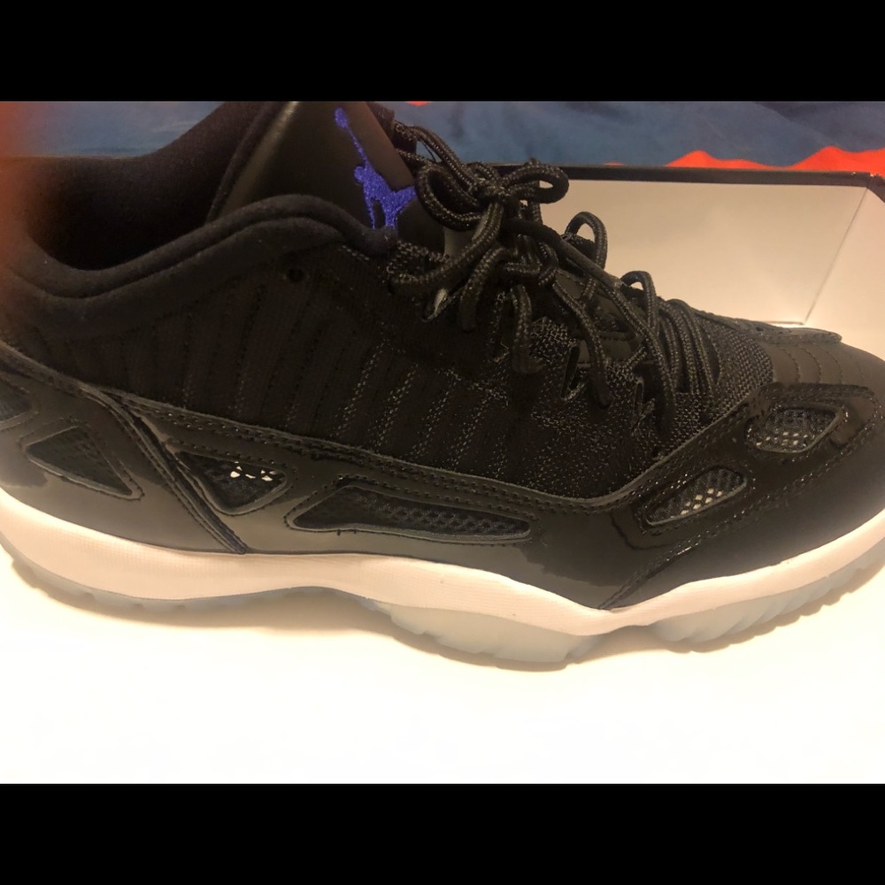 Air Jordan 11